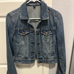LIKE NEW! Women's American Eagle Short Jean Jacket - Small